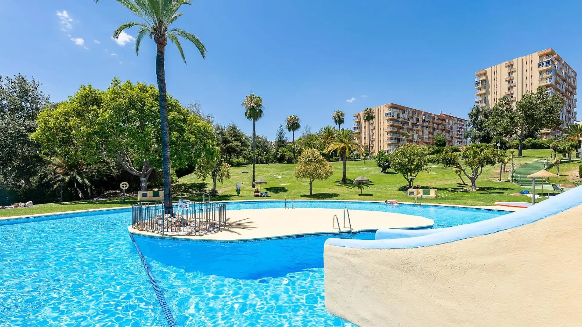 797 Holiday Rentals - Apartamento Con Hermosas Vistas En Jupiter 베날마데나코스타 아파트