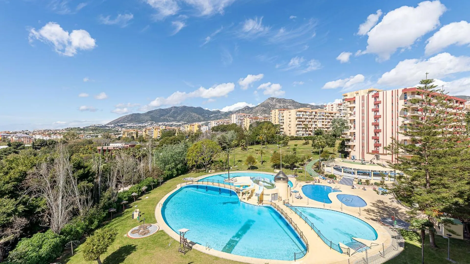 797 Holiday Rentals - Apartamento Con Hermosas Vistas En Jupiter 베날마데나코스타