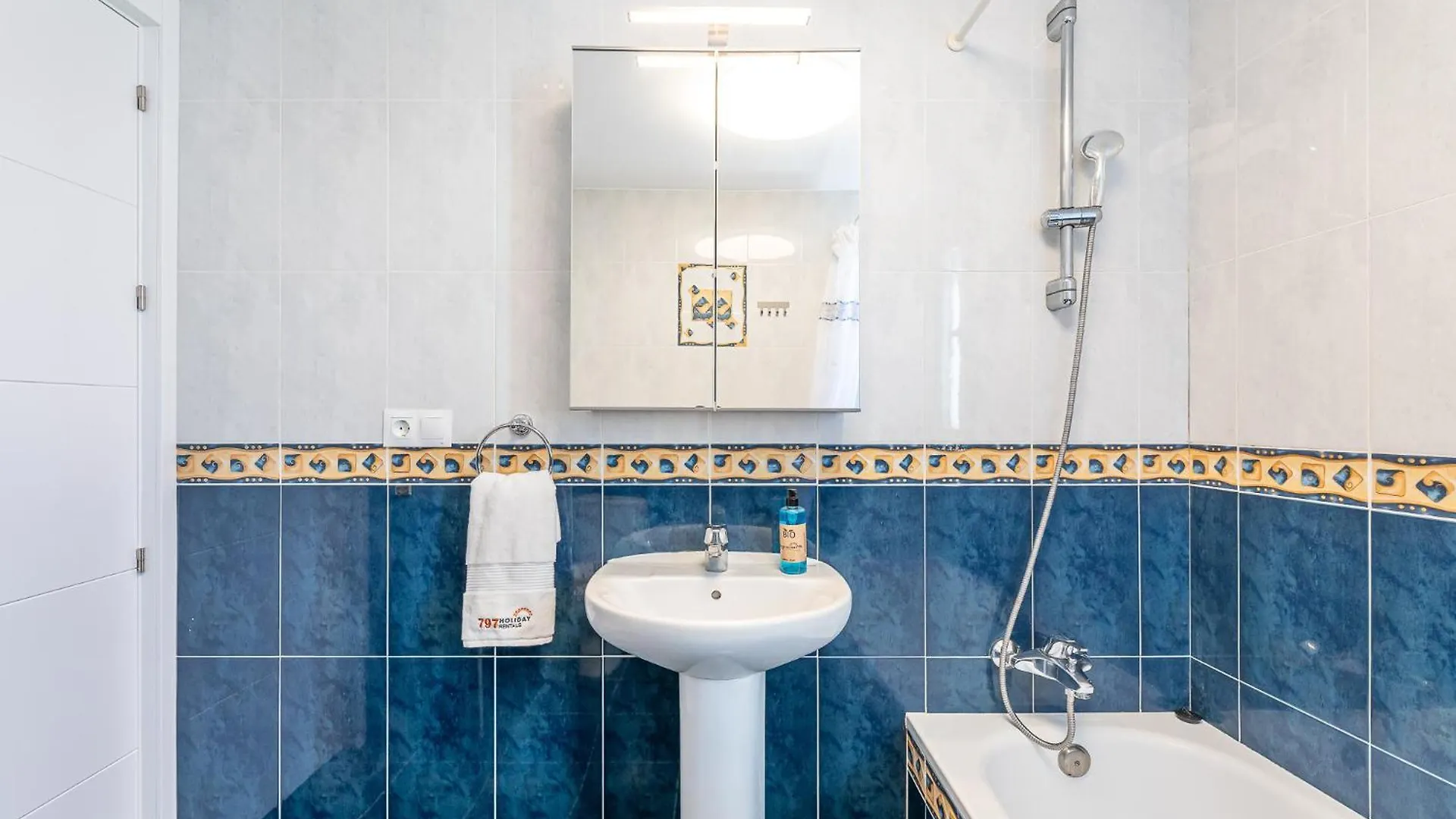 アパート 797 Holiday Rentals - Apartamento Con Hermosas Vistas En Jupiter ベナルマデナ